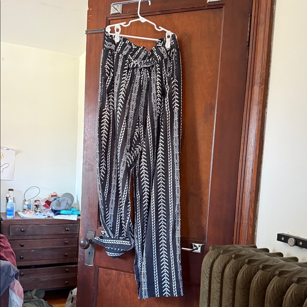 Amazon Black and White Striped Pattern Wide-Leg Pants